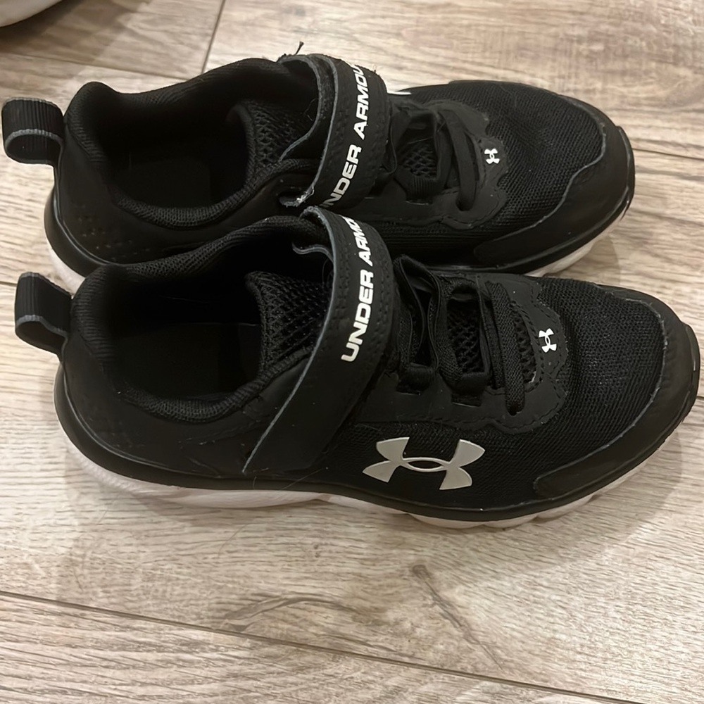 Under Armour Sneakers